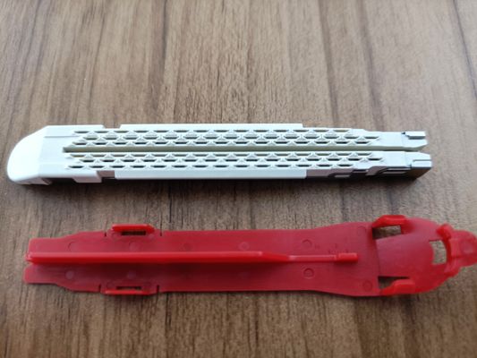 外科使用の線形カッターのステープラーのための使い捨て可能なカートリッジ部品
