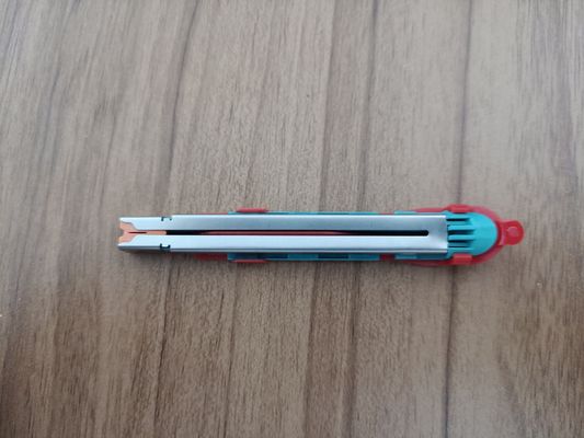 最もよい価格の高品質の青く使い捨て可能なEndoscopicカッターのステープラーおよびリロード